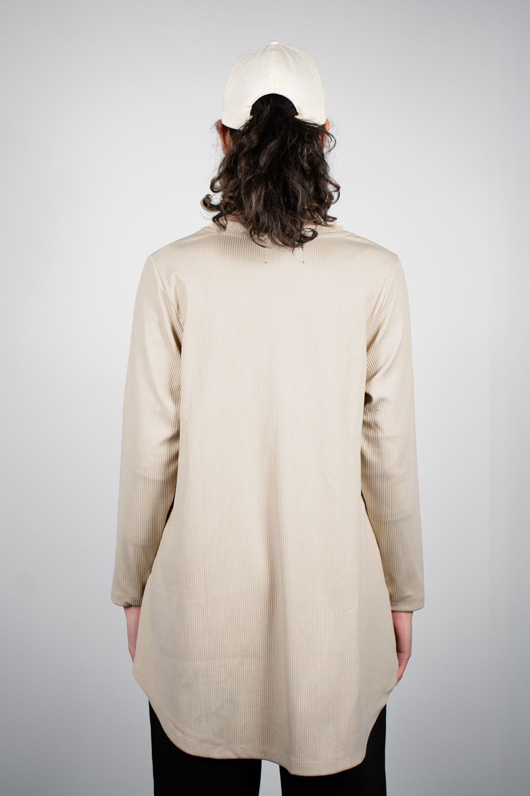 بلوزة نسائية